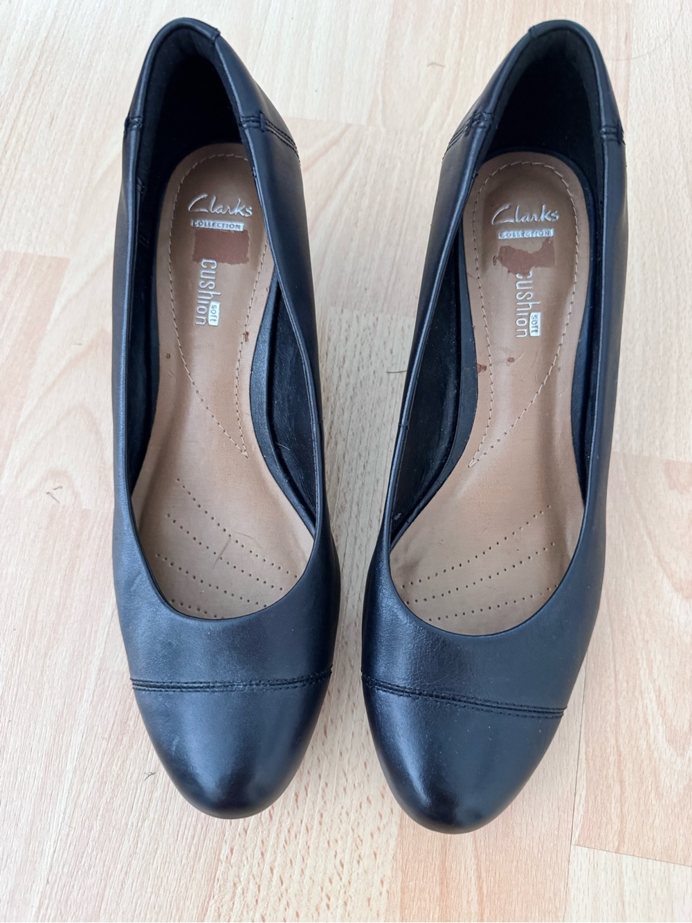 Clarks Black Leather Comfort Pumps size 9